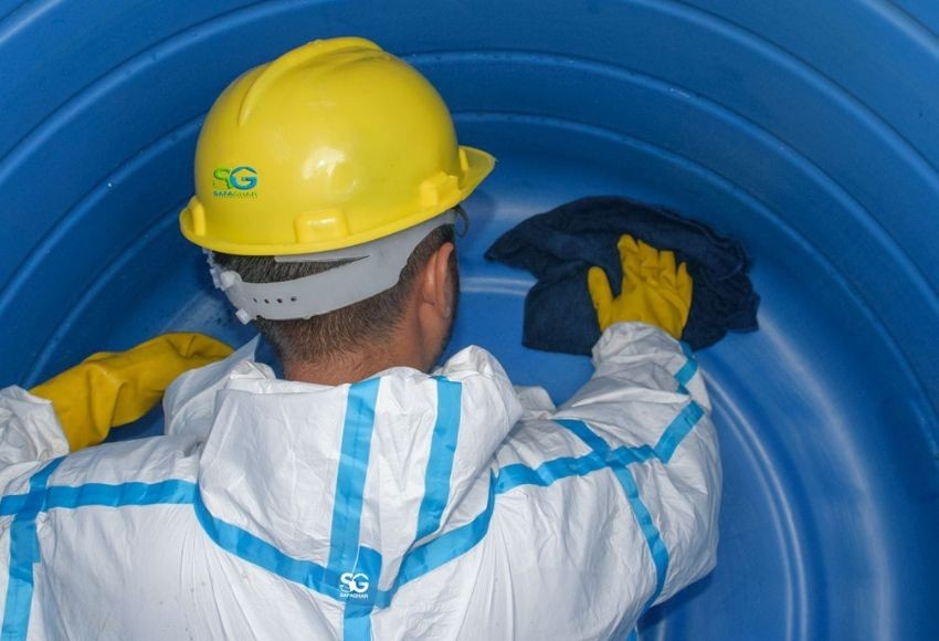 Water Tanks Cleaning